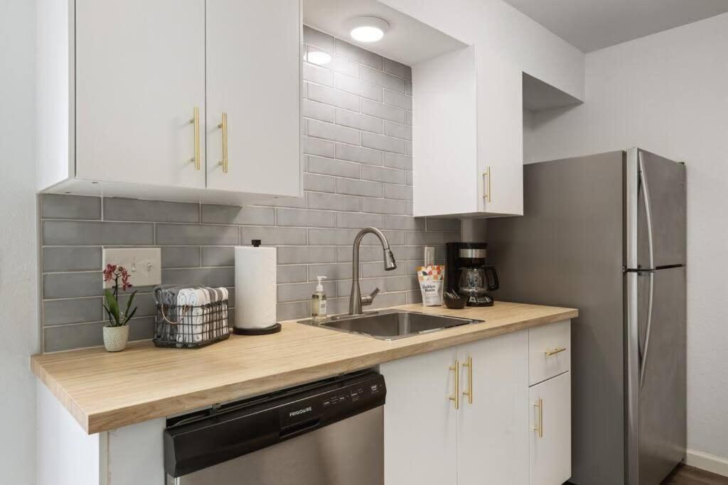 Charming 2 Bedroom Unit With Large Yard ออสติน ภายนอก รูปภาพ