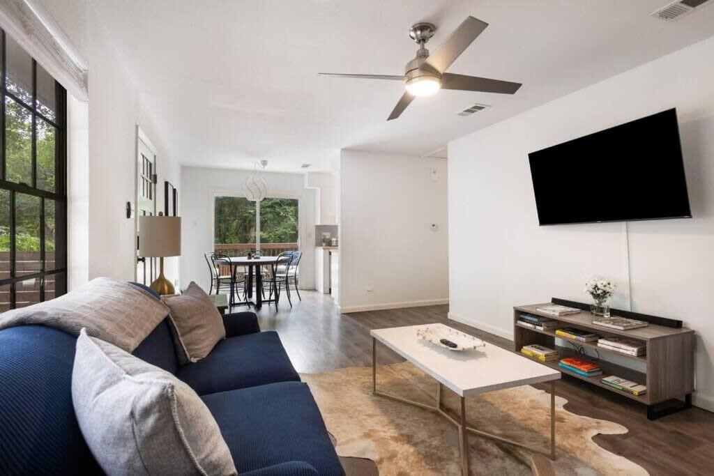 Charming 2 Bedroom Unit With Large Yard ออสติน ภายนอก รูปภาพ