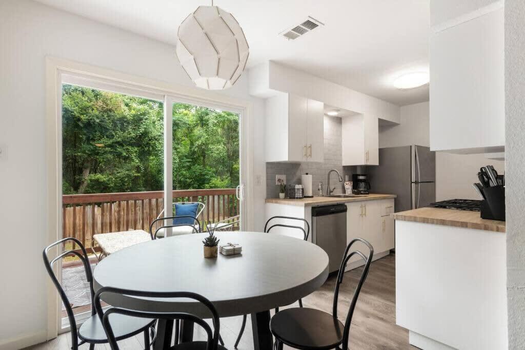 Charming 2 Bedroom Unit With Large Yard ออสติน ภายนอก รูปภาพ